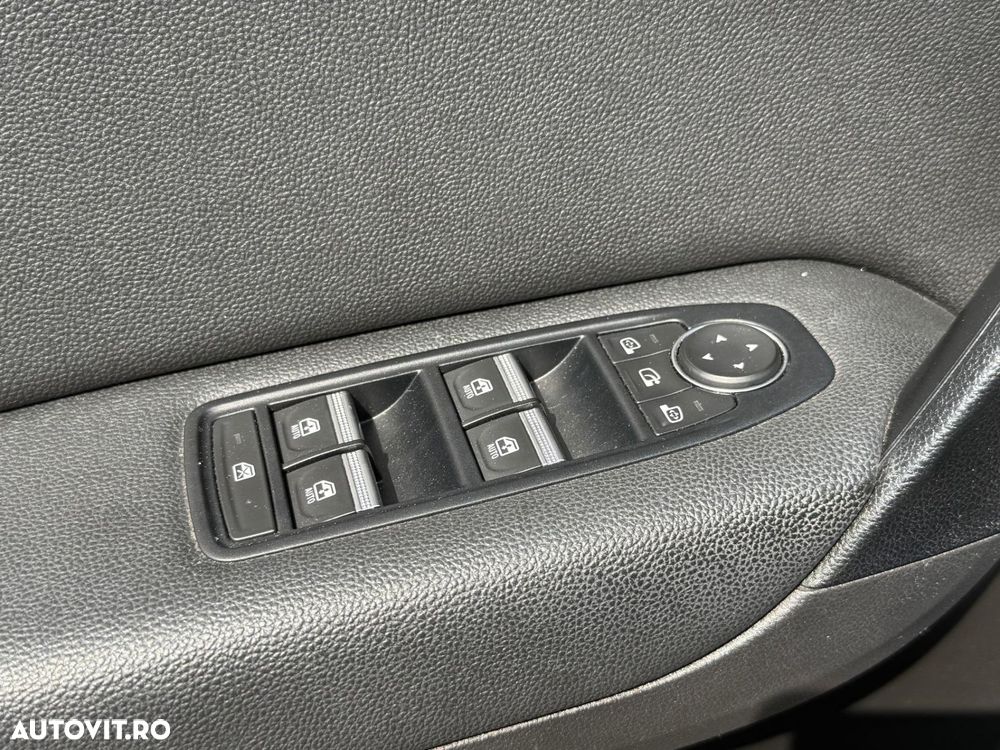 Renault Captur - 32