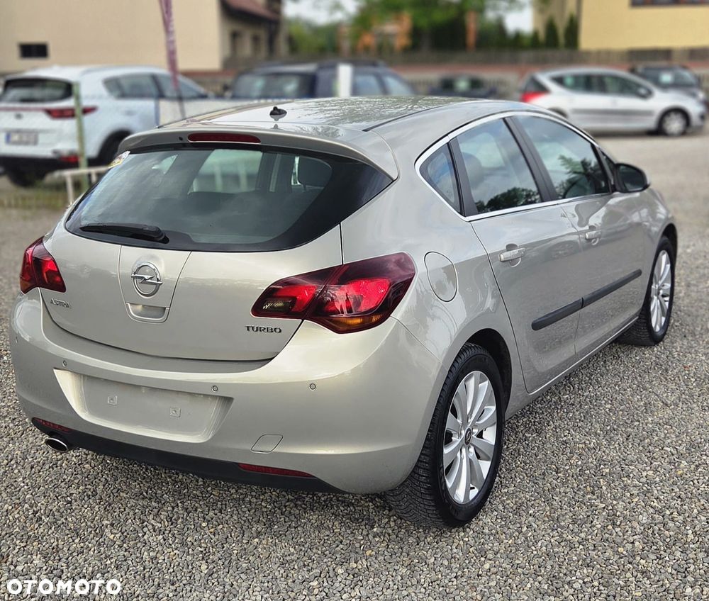 Opel Astra 1.6 T Cosmo - 3
