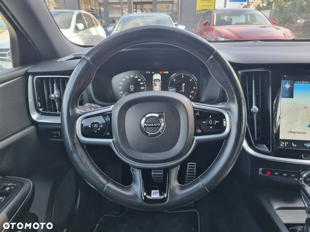 Volvo V60 D4 Geartronic R-Design - 20