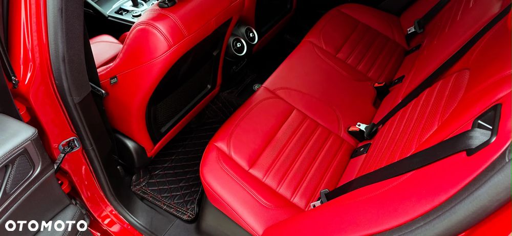 Alfa Romeo Stelvio 2.0 Turbo 16V AT8-Q4 Veloce Ti - 18