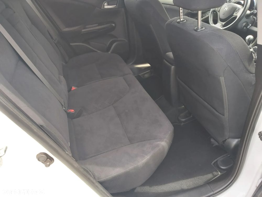 Honda Civic 1.8 i-VTEC Comfort Black Edition - 12