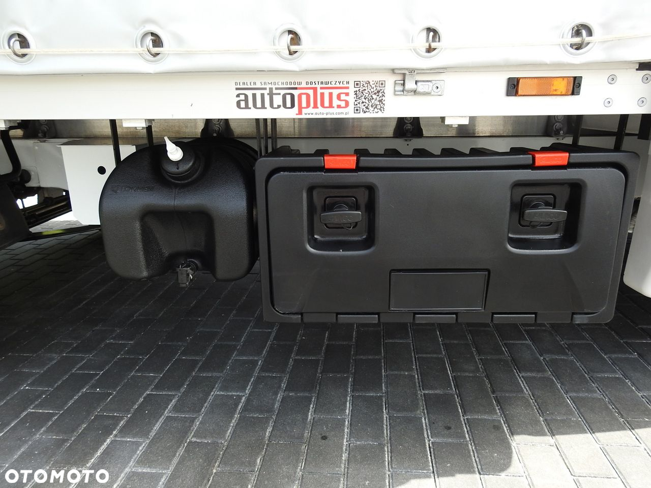 Renault MASTER PLANDEKA 10 PALET WEBASTO TEMPOMAT KLIMATYZACJA LEDY  165KM - 24