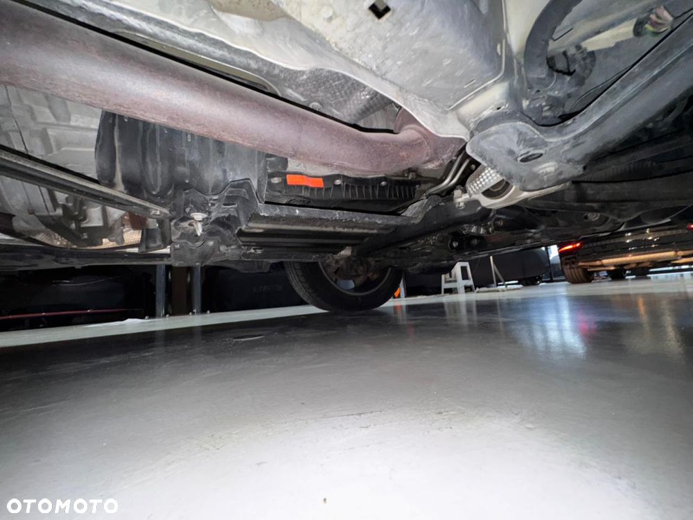 Jeep Grand Cherokee 5.7 V8 Overland Summit - 9