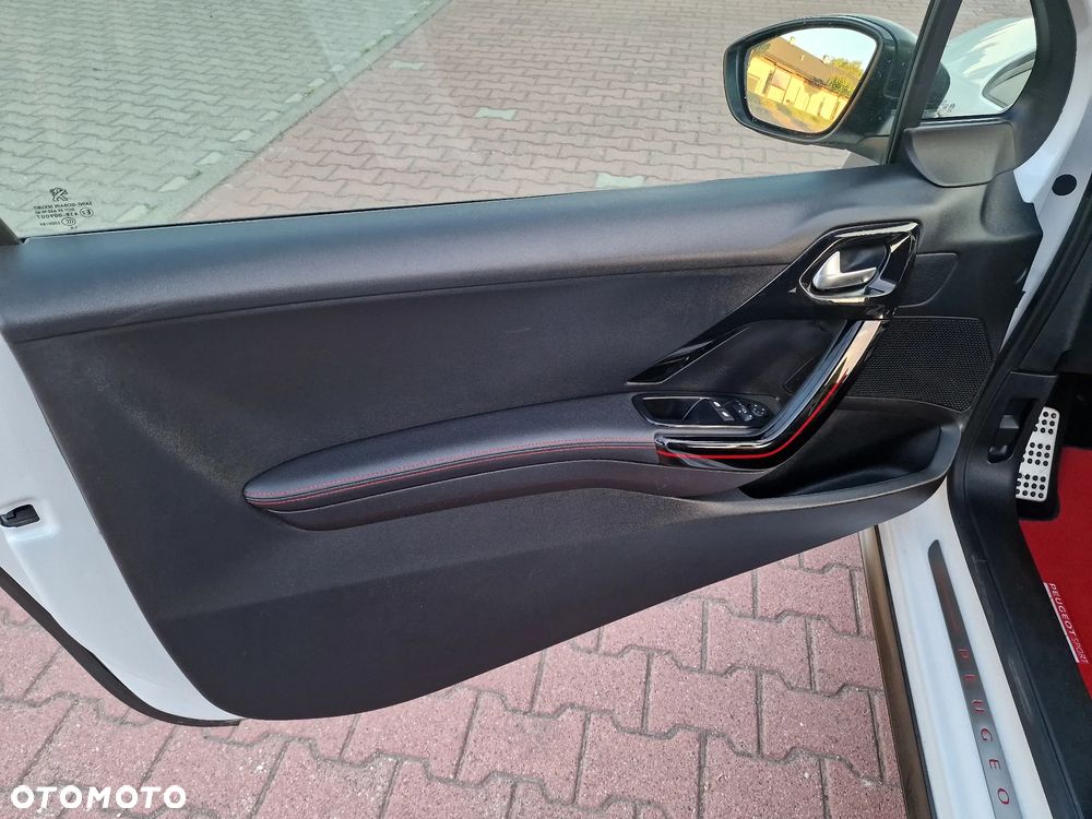 Peugeot 208 THP STOP & START GTi by Sport - 16