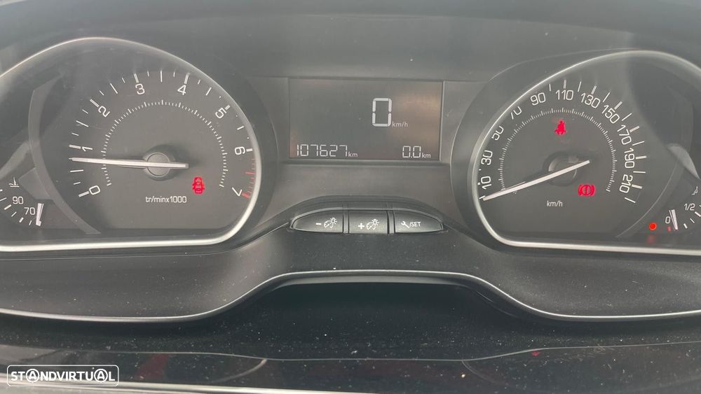 Peugeot 208 1.2 VTi SE Style - 13