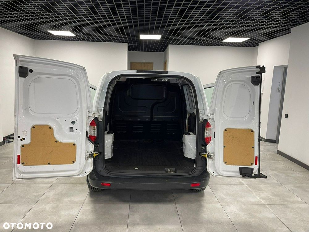 Ford Transit Courier - 25