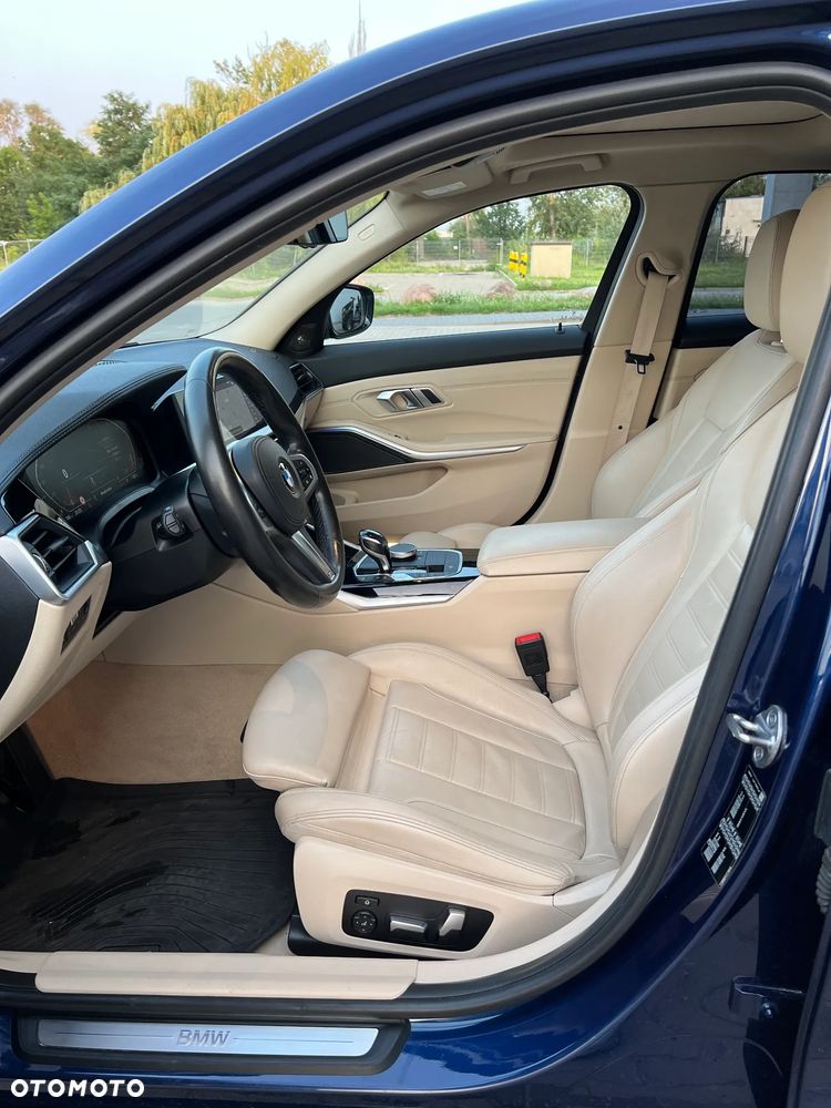 BMW Seria 3 320d Luxury Line sport - 11