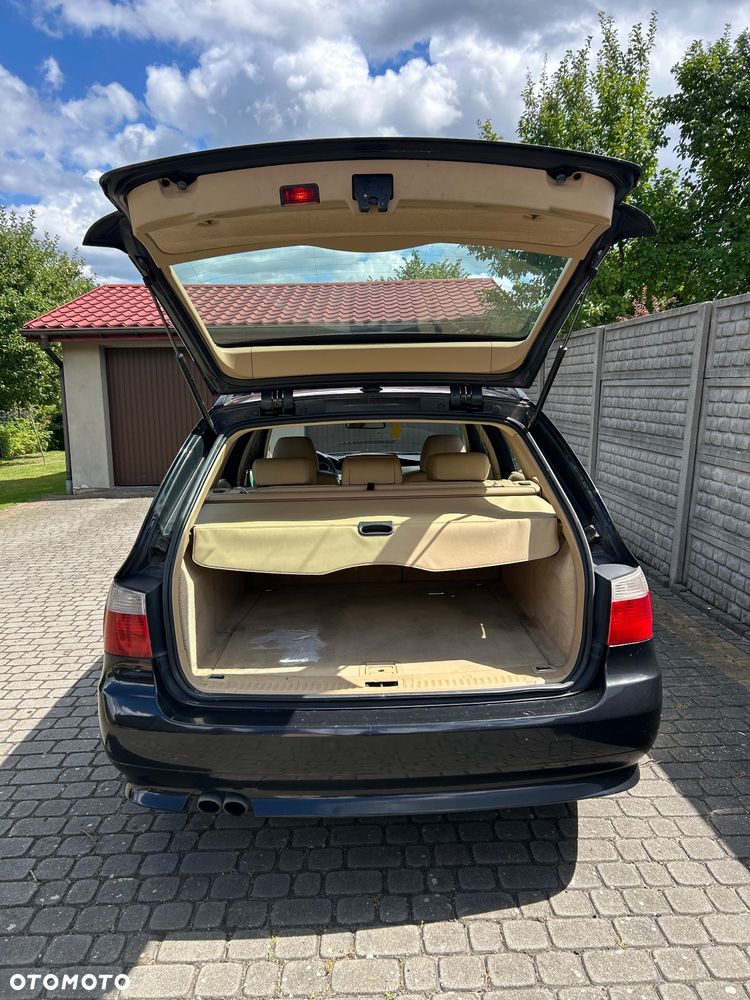 BMW Seria 5 530d Touring - 12