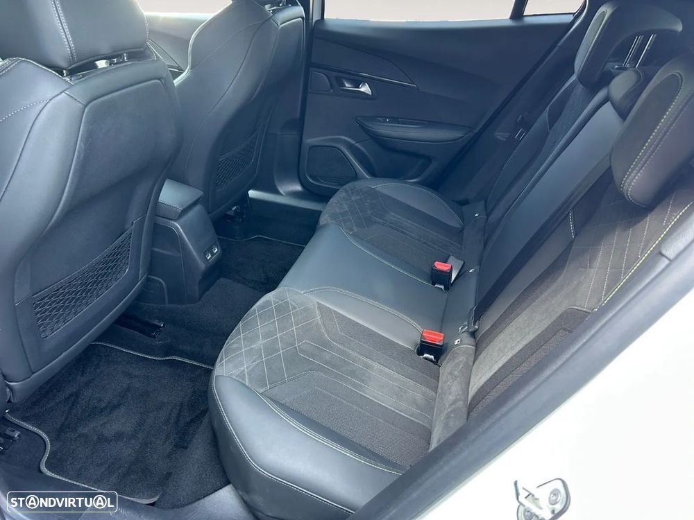 Peugeot 2008 1.5 BlueHDi GT EAT8 - 15