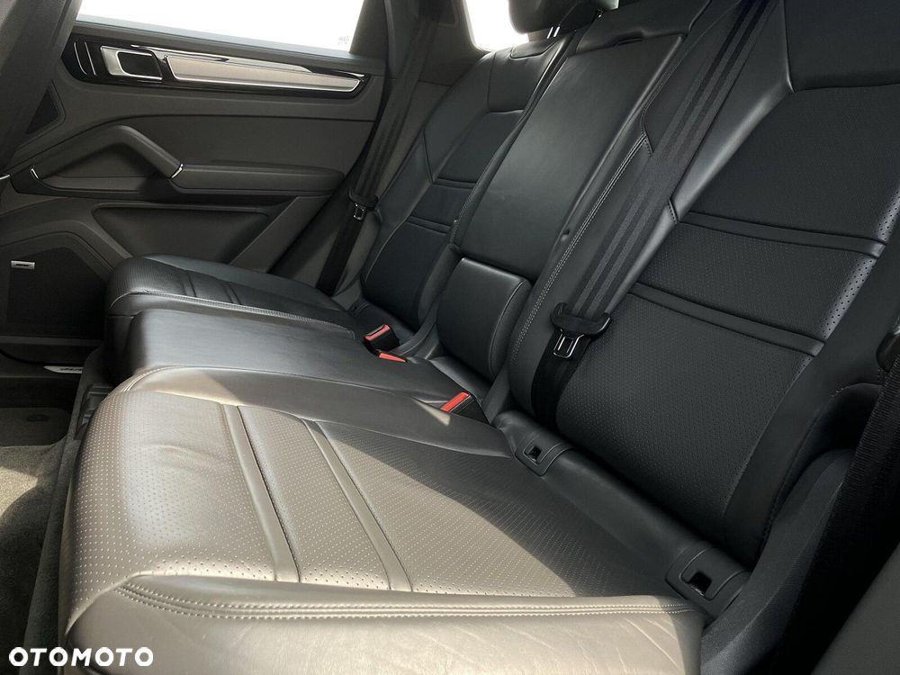 Porsche Cayenne Standard - 22