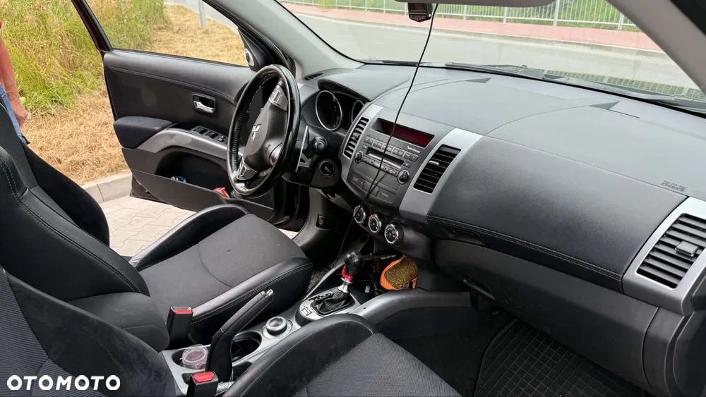 Mitsubishi Outlander - 5