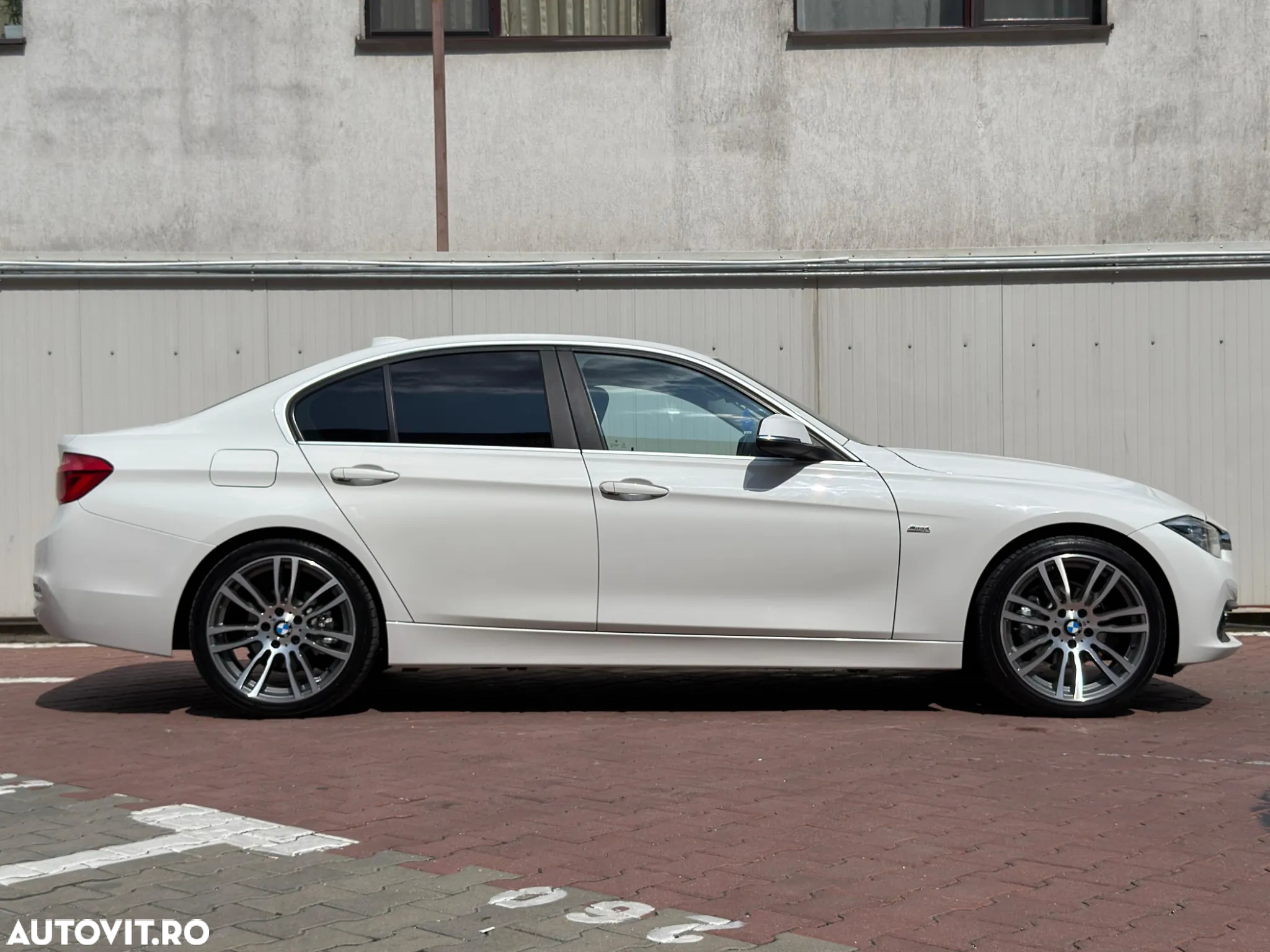 BMW Seria 3 320d Aut. Sport Line - 19