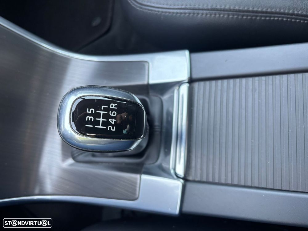 Volvo XC 60 2.0 D4 R-Design - 41