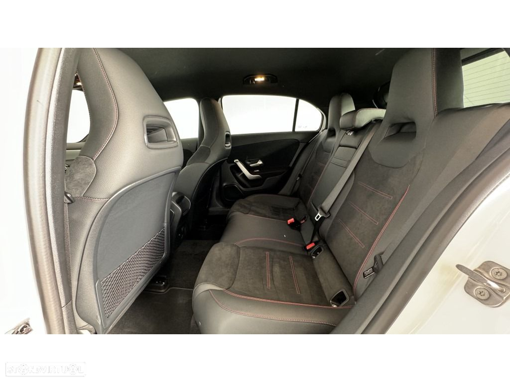 Mercedes-Benz A 250 e AMG Line - 14