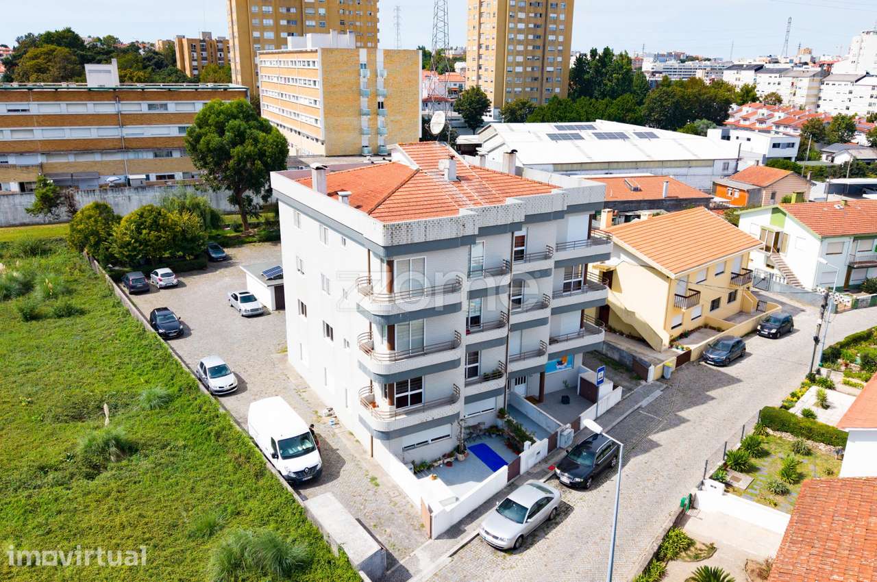 Apartamento T3 com Garagem Box - Gueifães, Maia