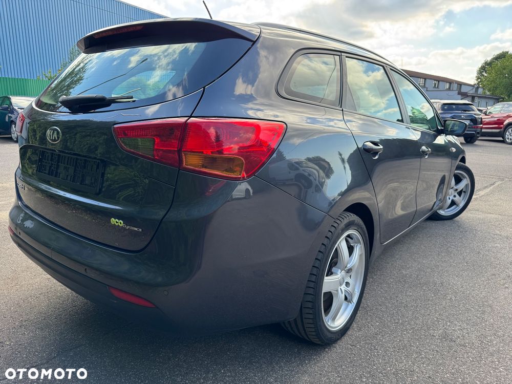 Kia Ceed 1.6 CRDi 128 ISG Fifa World Cup Edition - 7