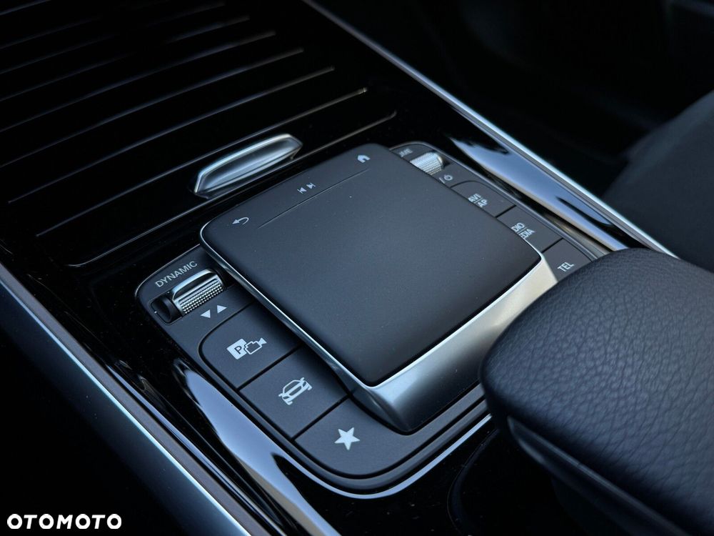 Mercedes-Benz EQB 300 66.5kWh 4-Matic AMG Line 7os - 30