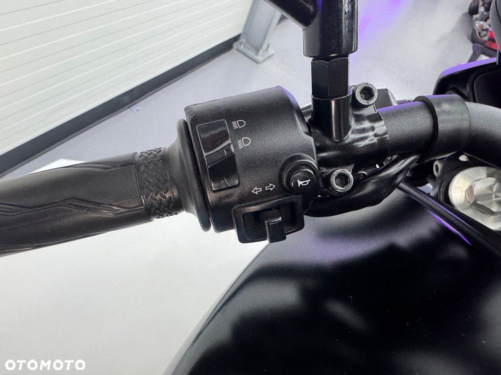 Yamaha MT - 22