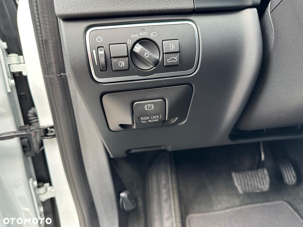 Volvo V60 D4 AWD Geartronic Summum - 19