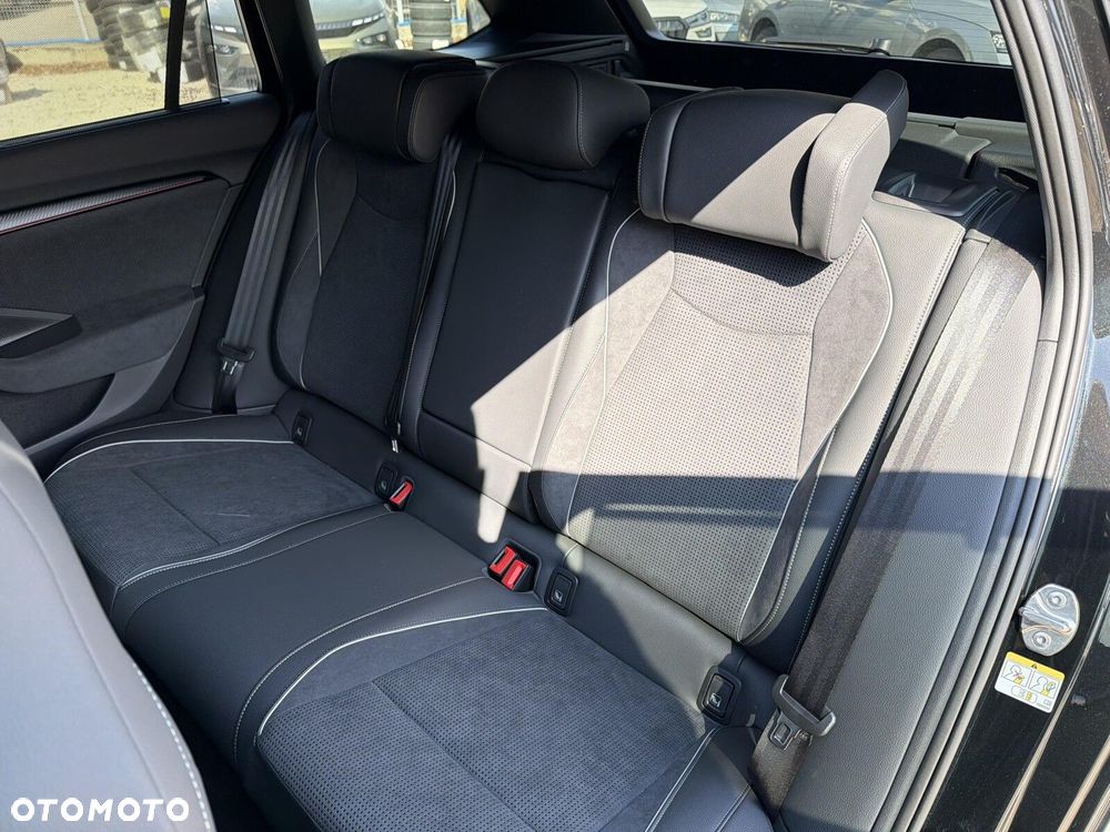 Skoda Superb 2.0 TDI SCR 4x4 Sportline DSG - 30