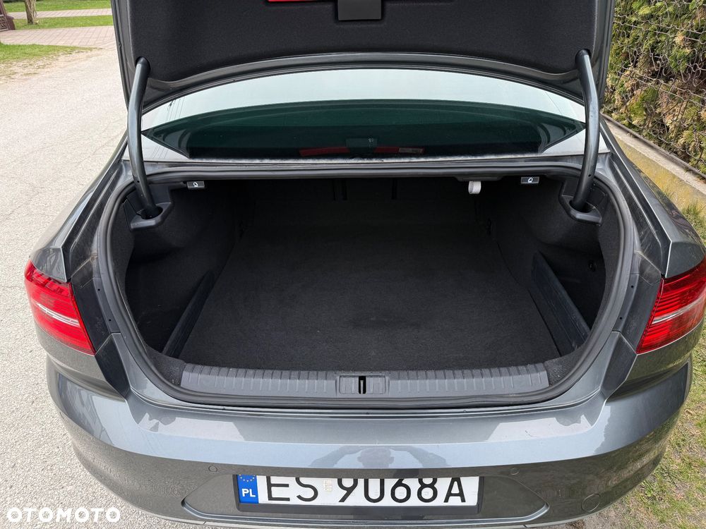 Volkswagen Passat 2.0 TDI BMT Comfortline - 31
