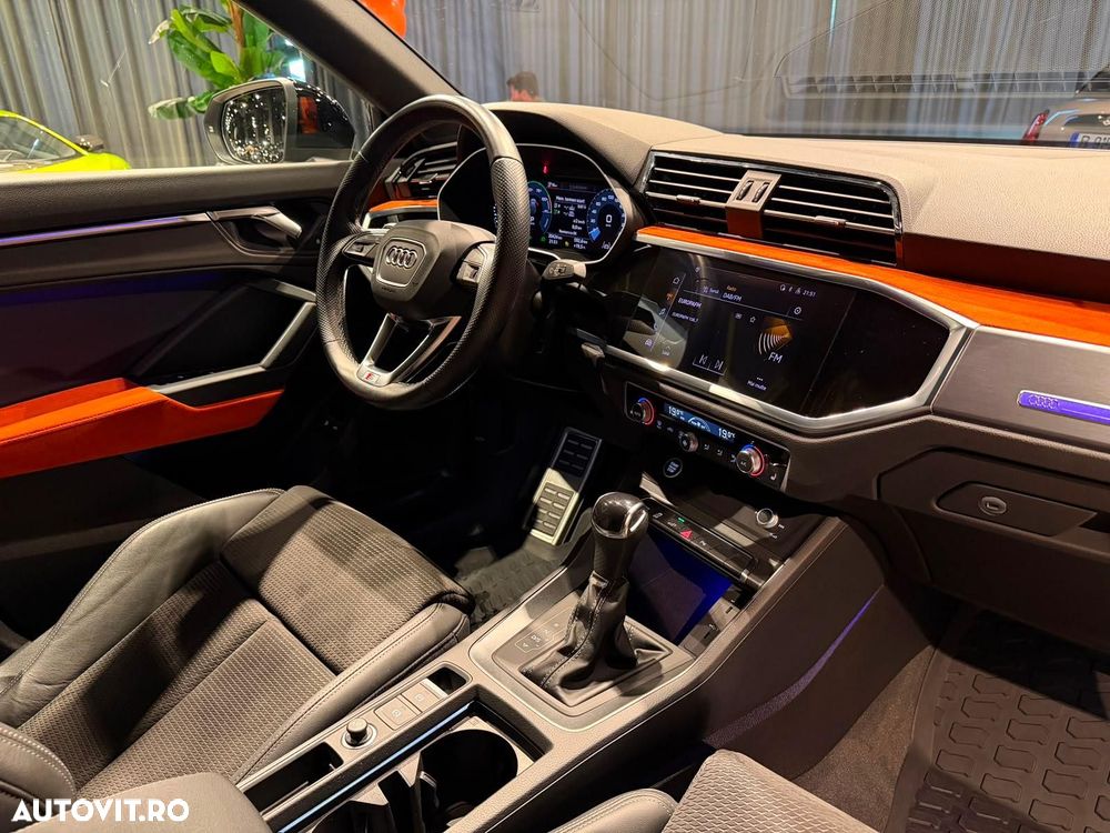 Audi Q3 Sportback - 13
