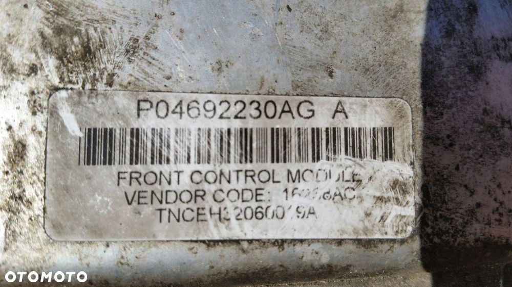 chrysler 300c moduł komfortu p04692230ag - 4
