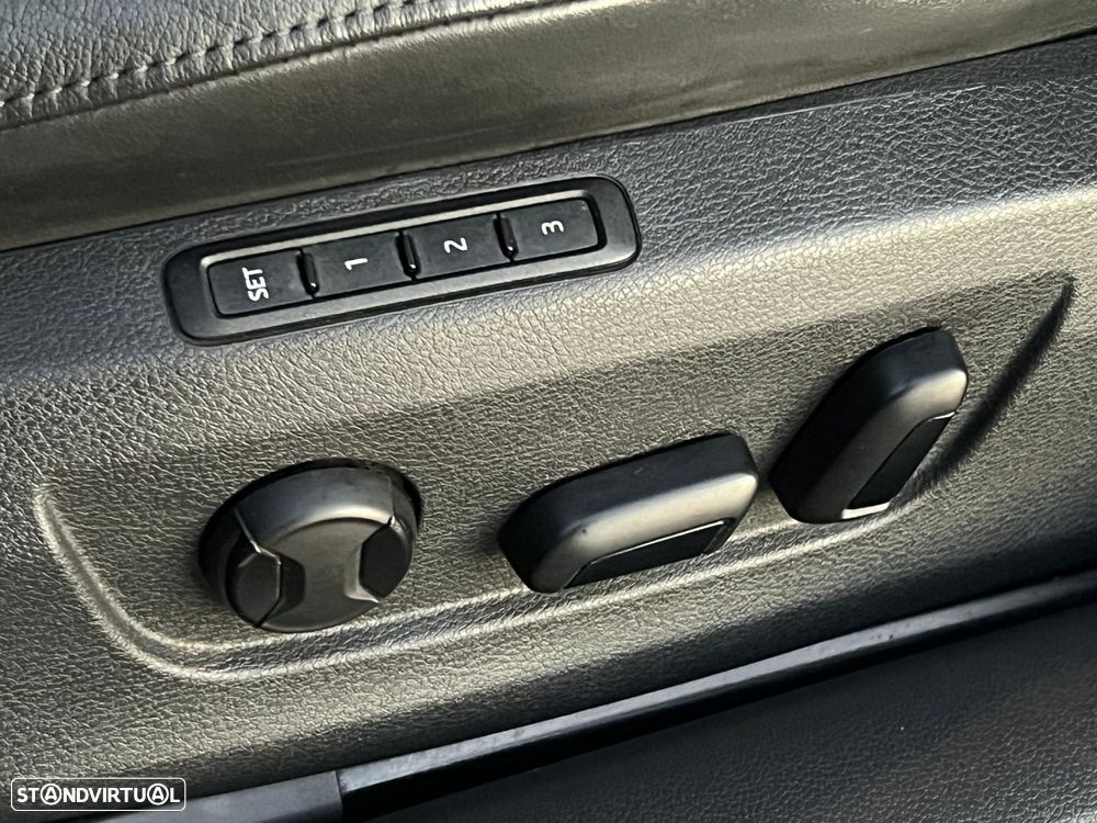 Skoda Superb 2.0 TDI Sportline - 27