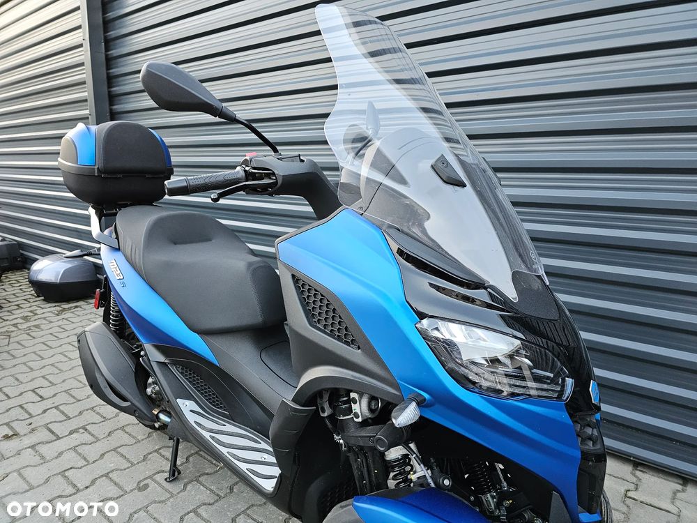Piaggio MP-3 - 12