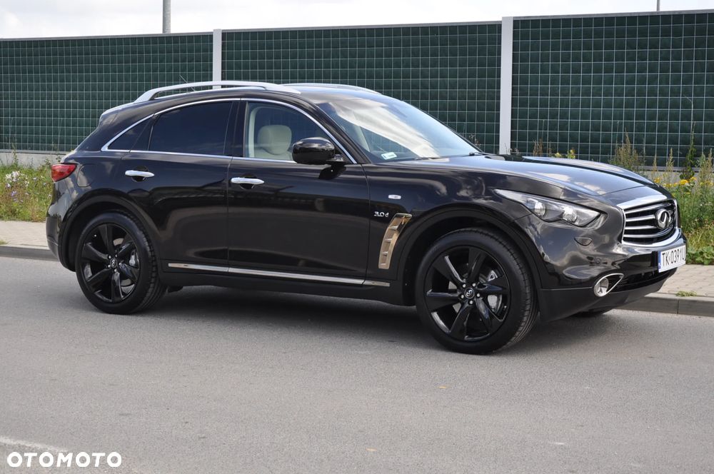Infiniti QX70 - 21