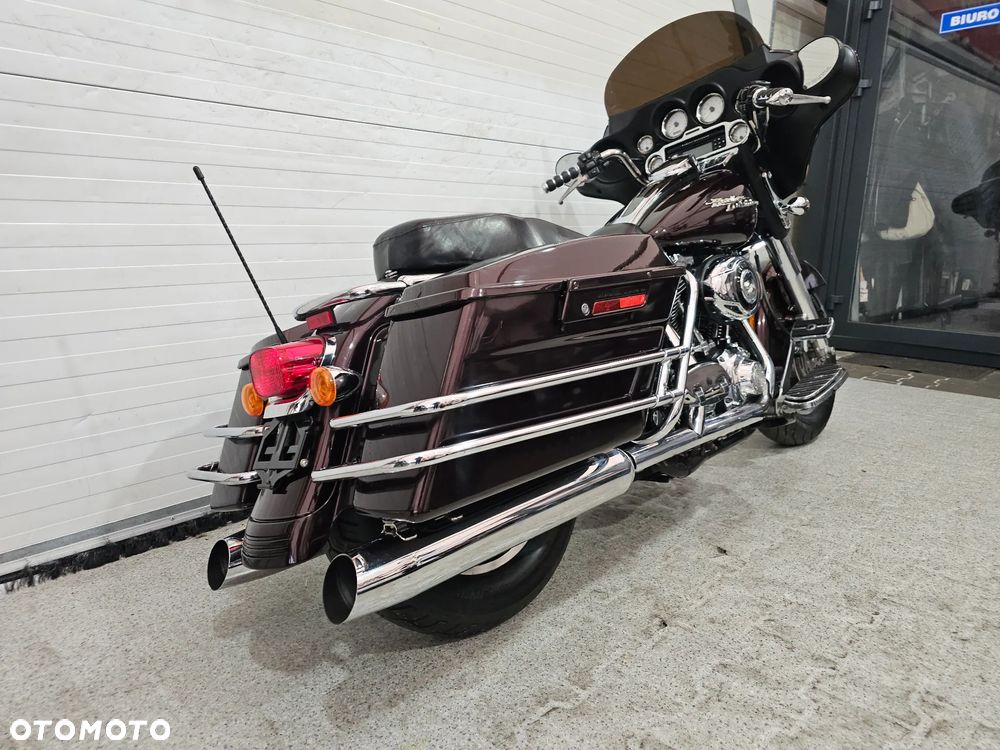 Harley-Davidson Touring Street Glide - 25