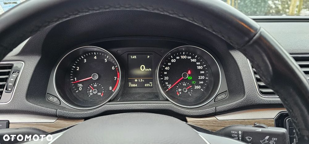 Volkswagen Passat - 22