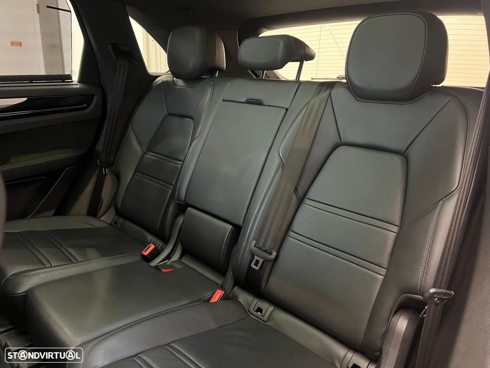 Porsche Cayenne - 33