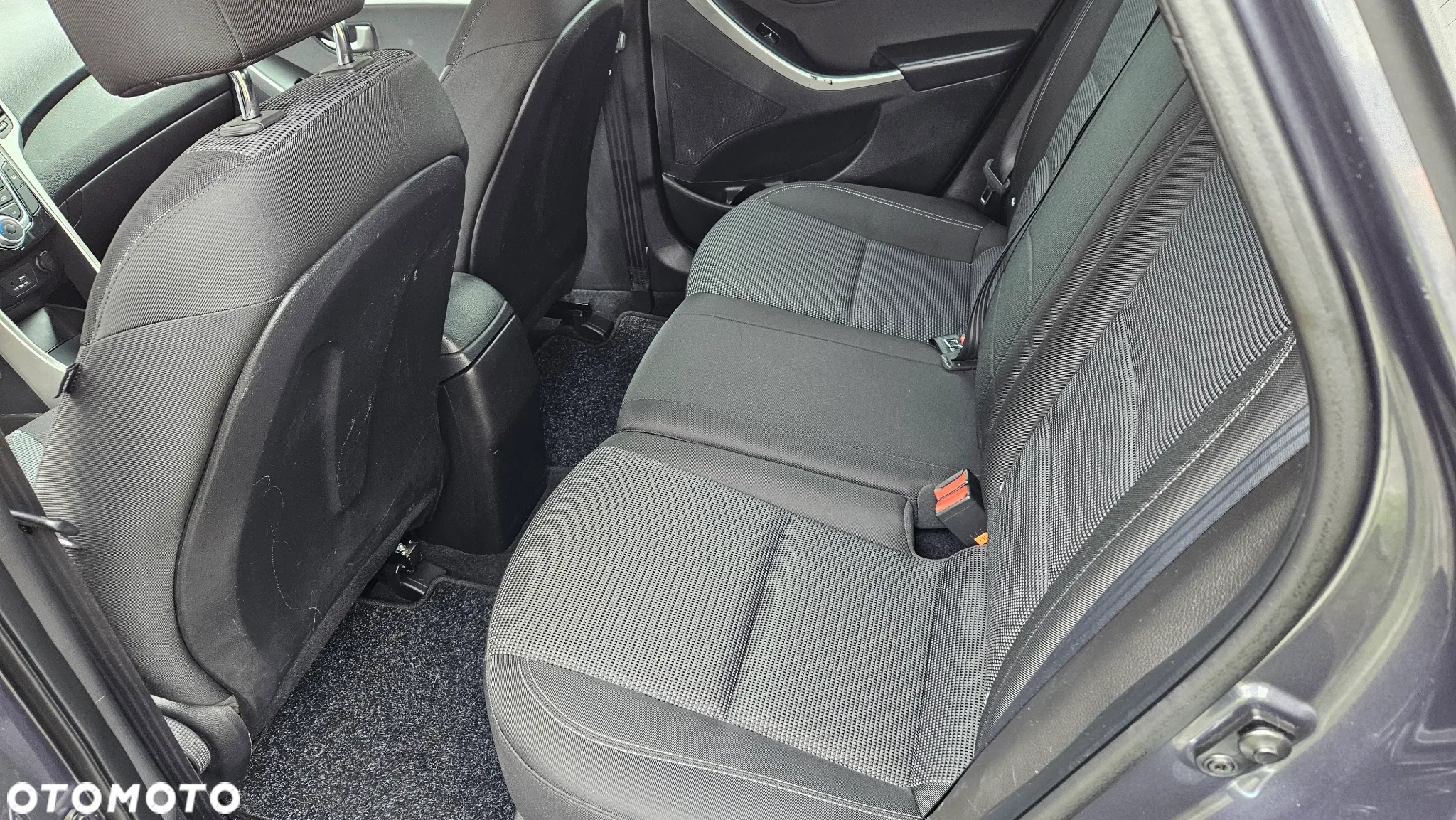 Hyundai i30 1.6 CRDi BlueDrive Premium - 11