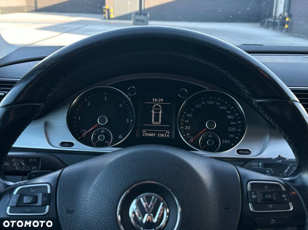 Volkswagen Passat 2.0 TDI DPF DSG 4Motion Comfortline - 14