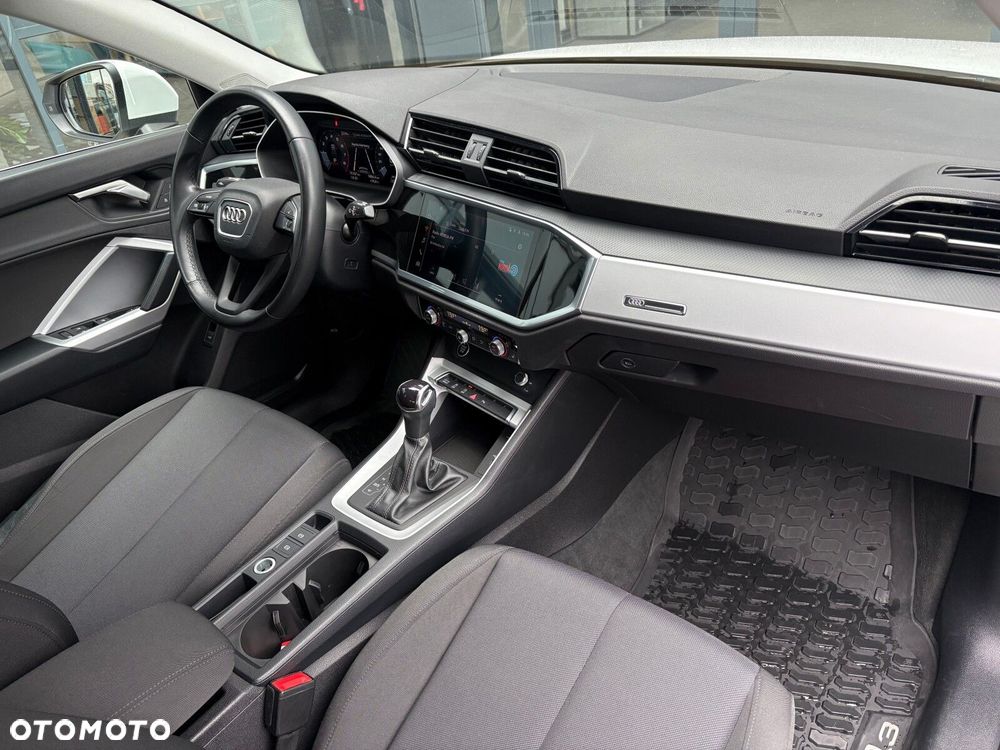 Audi Q3 Sportback - 16