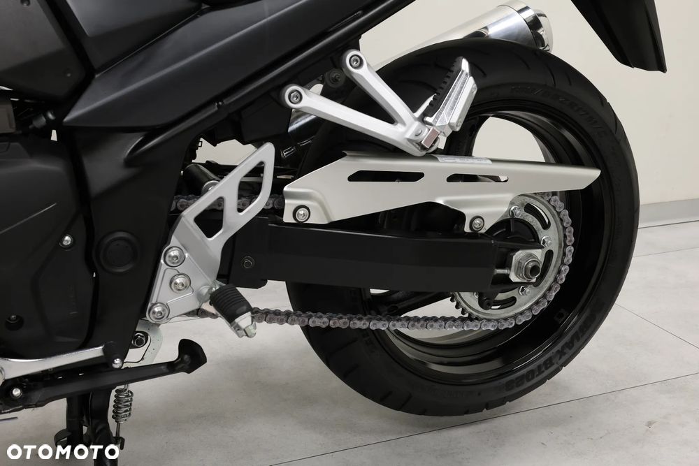 Suzuki GSX - 38