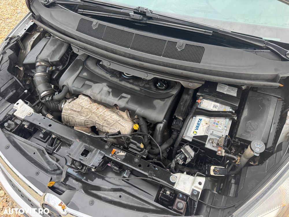 Opel Zafira - 25