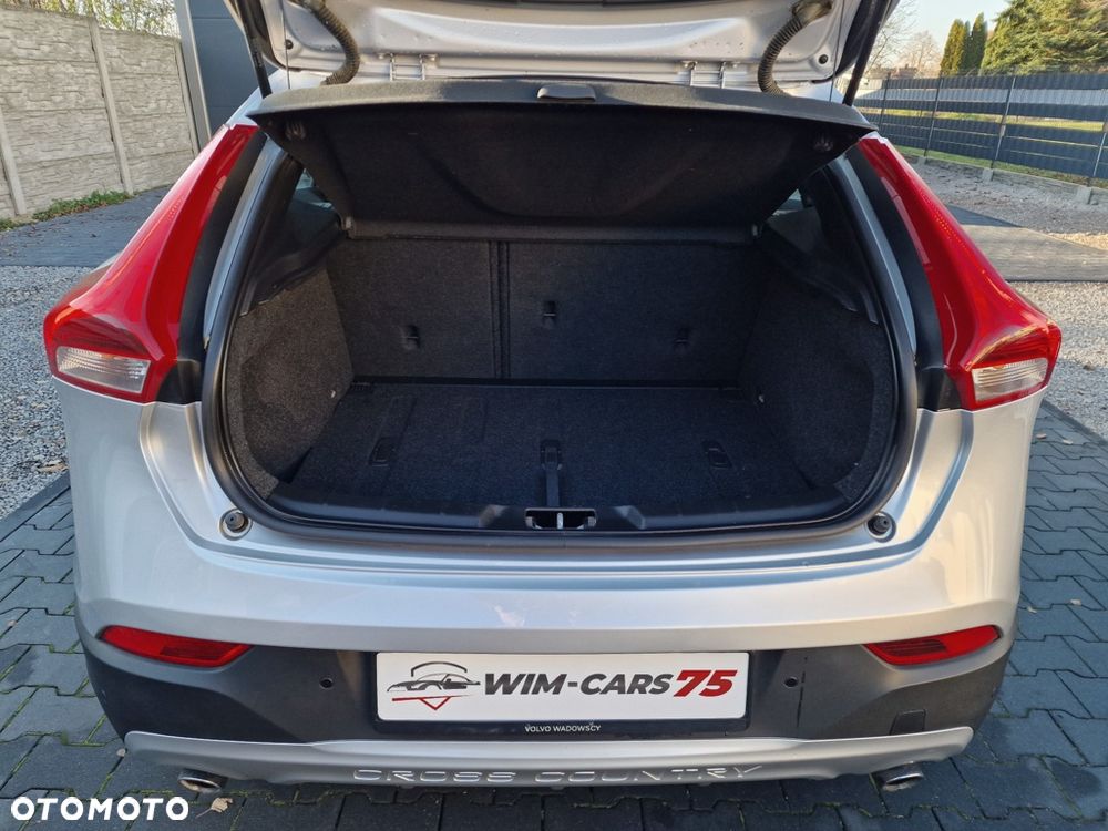 Volvo V40 Cross Country D2 Geartronic Momentum - 24