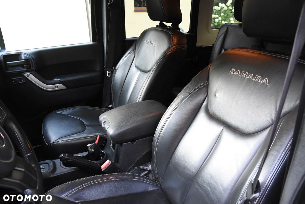 Jeep Wrangler 3.6 Unlim Sahara - 14