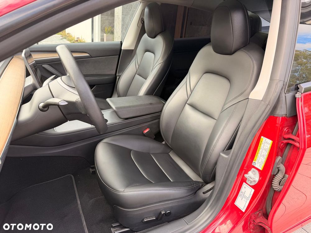Tesla Model 3 - 24