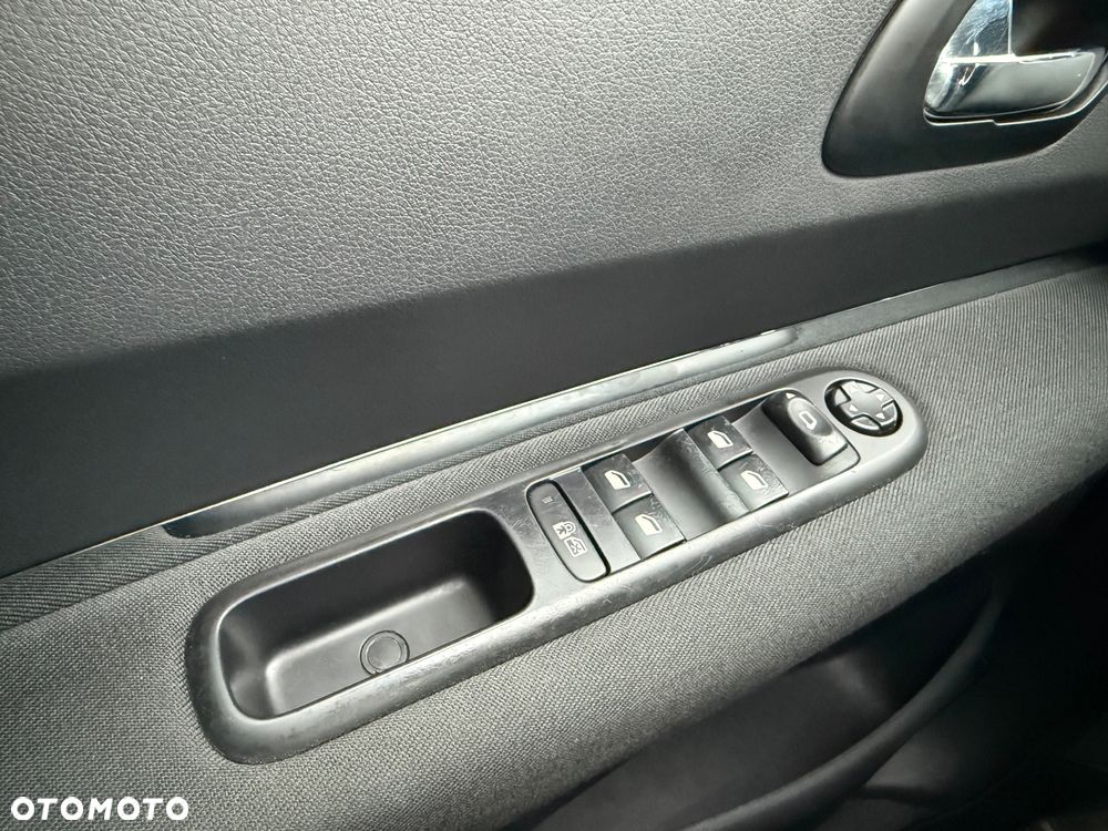 Peugeot 5008 HDI FAP 115 Access - 10