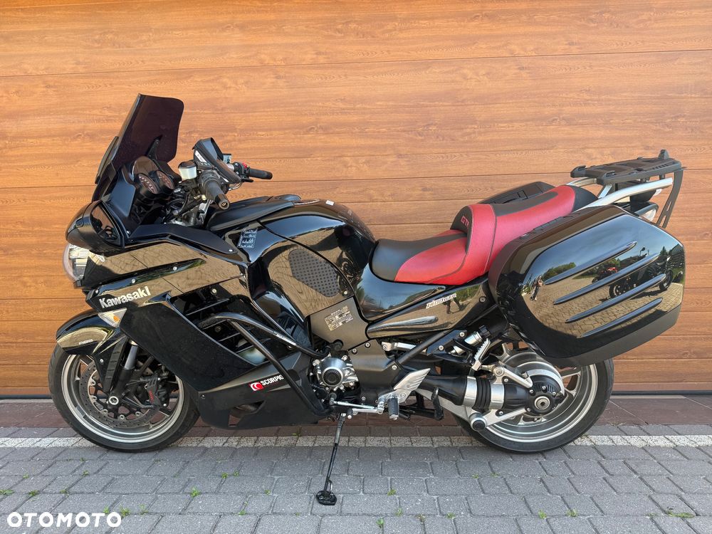 Kawasaki GTR - 7