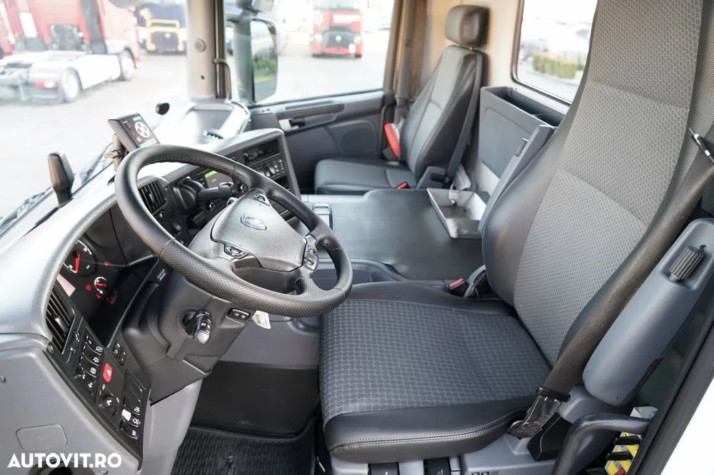 Scania P 280 / 4X2 / ȘASIU - 4,9 M / + HDS HMF 635 / CAPACITATE DE RIDICARE 1.500 KG / ATINGERE MAXIMĂ 6,9 M / GRĂTAR / - 29