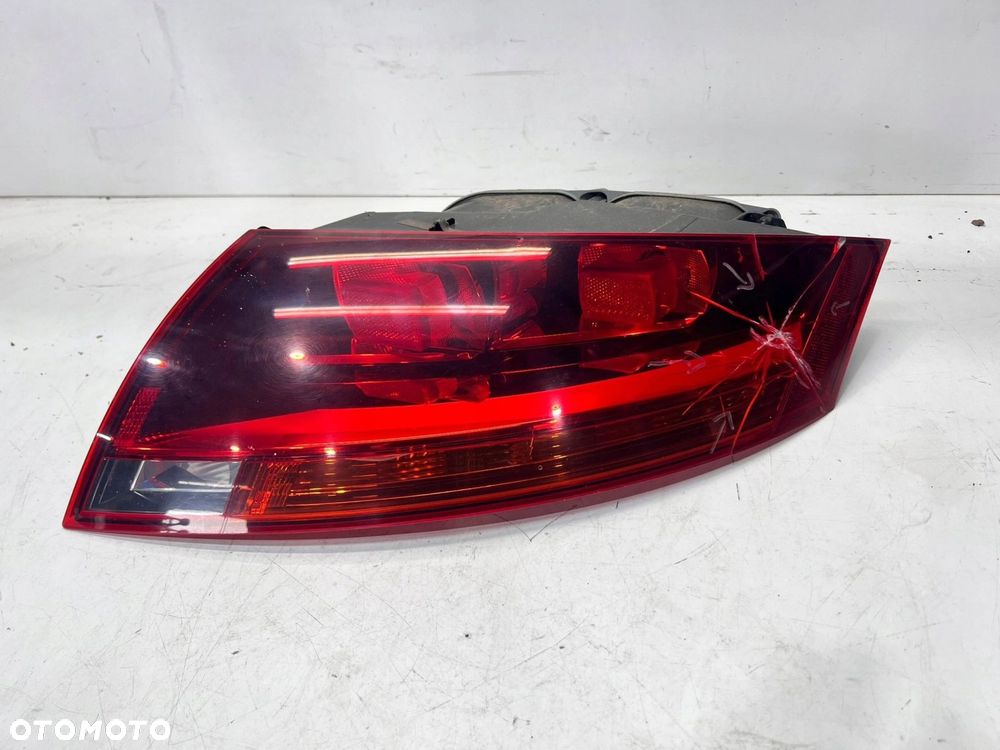 LAMPA PRAWY TYŁ AUDI TT 8J0945096C USZK. - 1