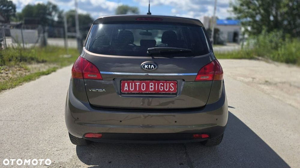 Kia Venga - 5