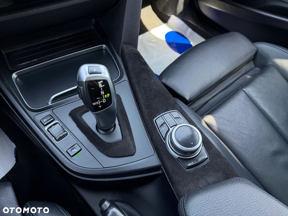 BMW Seria 3 320d xDrive M Sport - 25