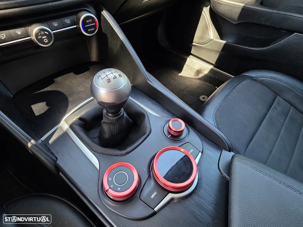Alfa Romeo Giulia 2.2 D Super - 16