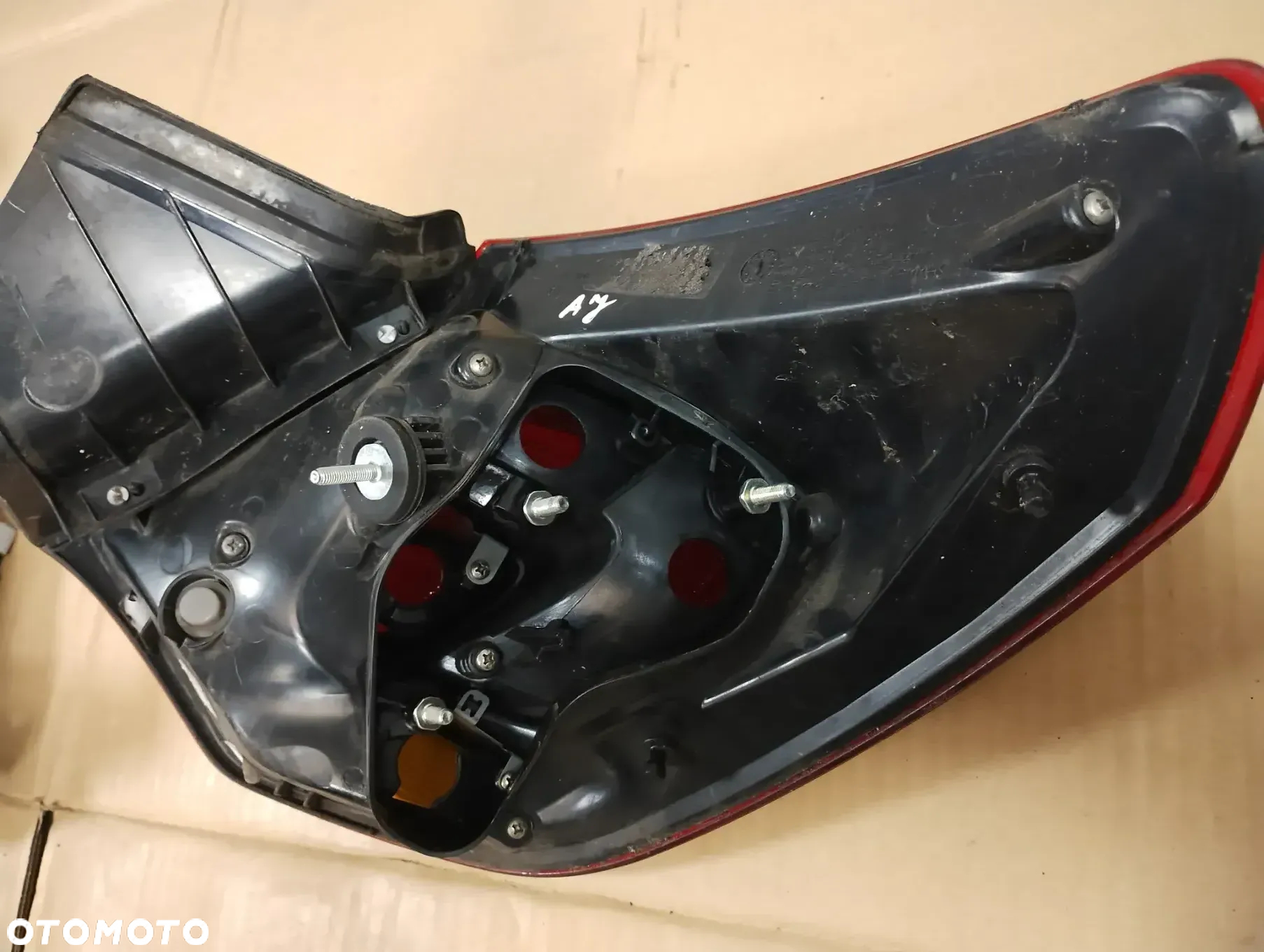 OPEL ASTRA J LAMPA LEWA TYLNA DYMIONA - 5
