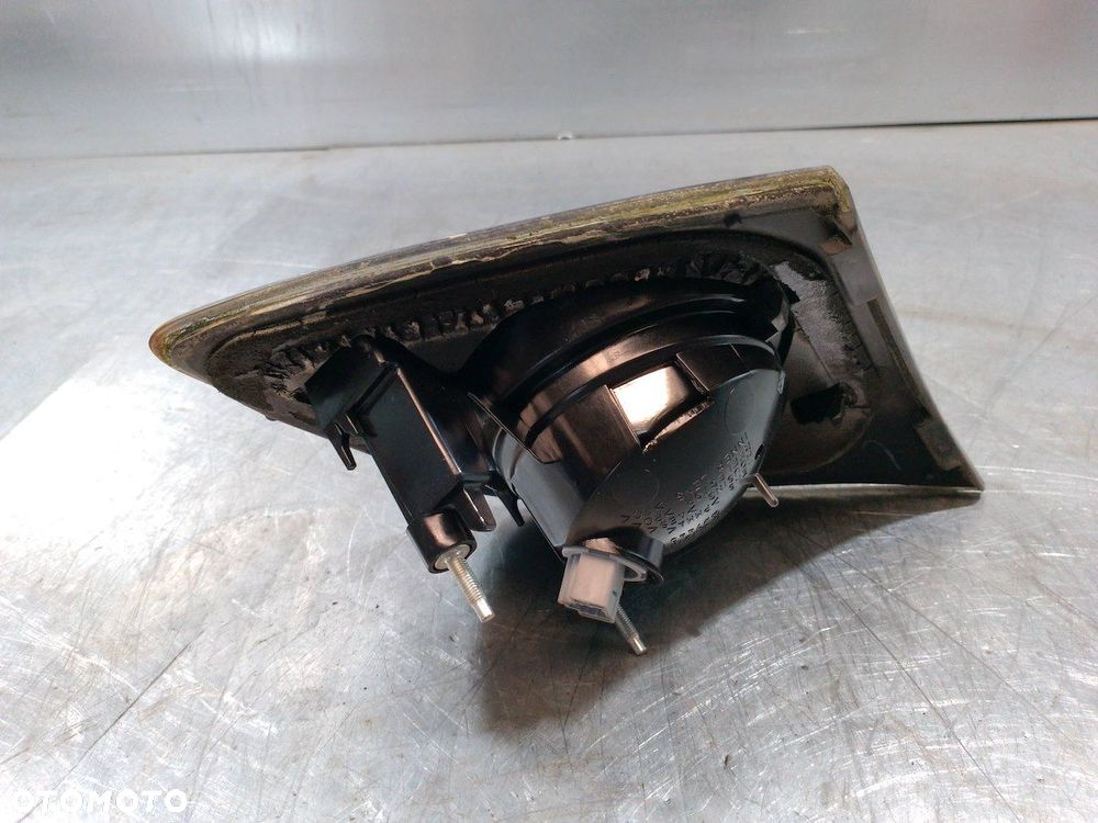 LAMPA TYLNA PRAWA W KLAPE MAZDA 3  P2913R - 6